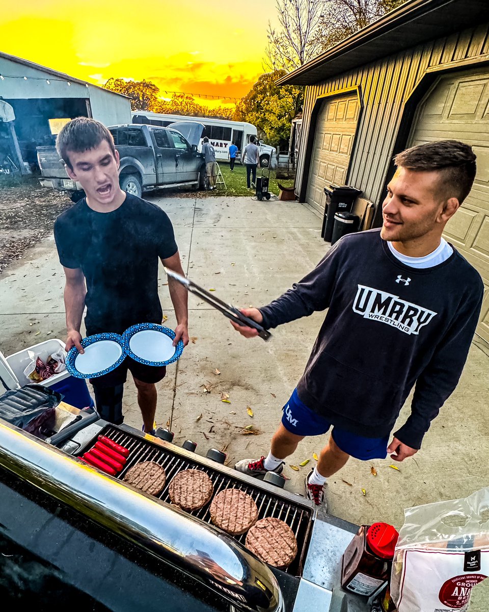 UMary Wrestling tweet media