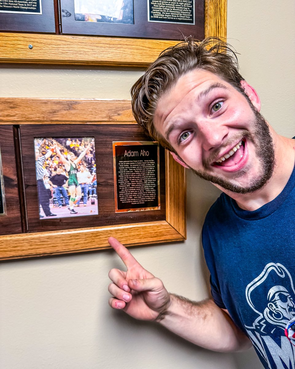 UMary Wrestling tweet media