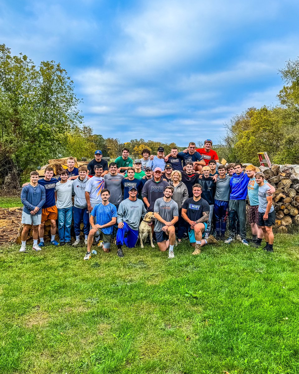 UMary Wrestling tweet media