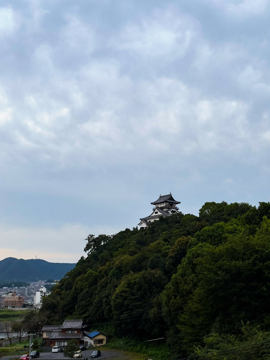 国宝 犬山城。

-

Cam_iPhone
Location_ #犬山城 

-

#inuyamacastle #castle 

-

#landscape #discoverjapan #japantrip #jpn #explorejpn #visitjapanjp #traveljapan #東京カメラ部 #写真部 #iphonephoto