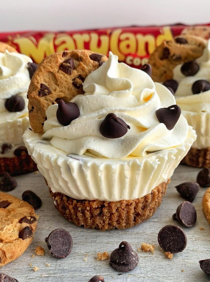 WHATSFORDlNNER's tweet photo. Chocolate Chip Cookie Mini Cheesecake https://t.co/j4T583eEtV