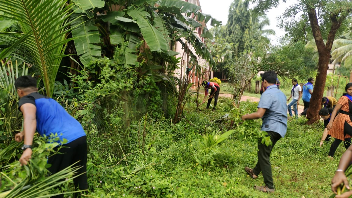 nssbbsr's tweet photo. Few Glimpses of #SwachhataHiSeva by NSS unit of P N Auto. College, Khurdha, Odisha 
#SwachhBharat #SHS2023 https://t.co/efdY23trjw