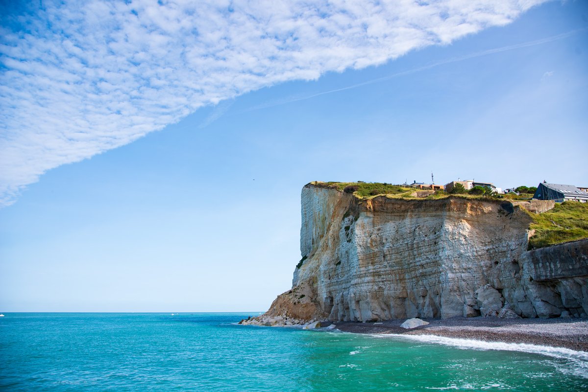 Allez, un peu de douceur pour changer..
#grandesmarées #fécamp #photo #cielbleu