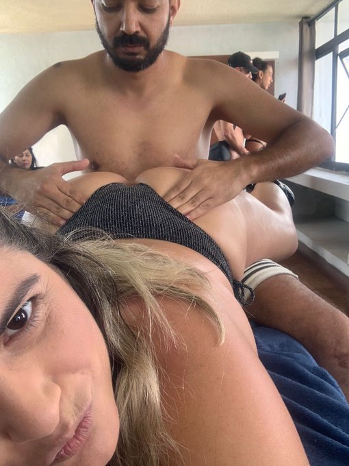 Que massagem gostosa 😜😜 https://t.co/XbEN04byx8