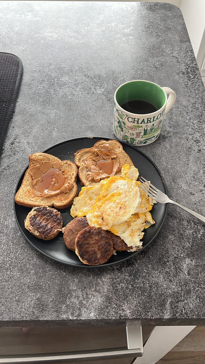 Mr_Bultje's tweet photo. Bone broth, 4 eggs, toast, sausage patties. Breaking the fast. #fasting #16hours https://t.co/HawyRQpqxF