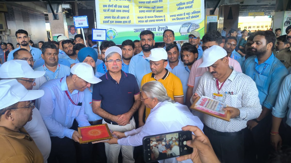VarunKu40808661's tweet photo. #SwachhBharat https://t.co/stLcAjamcz