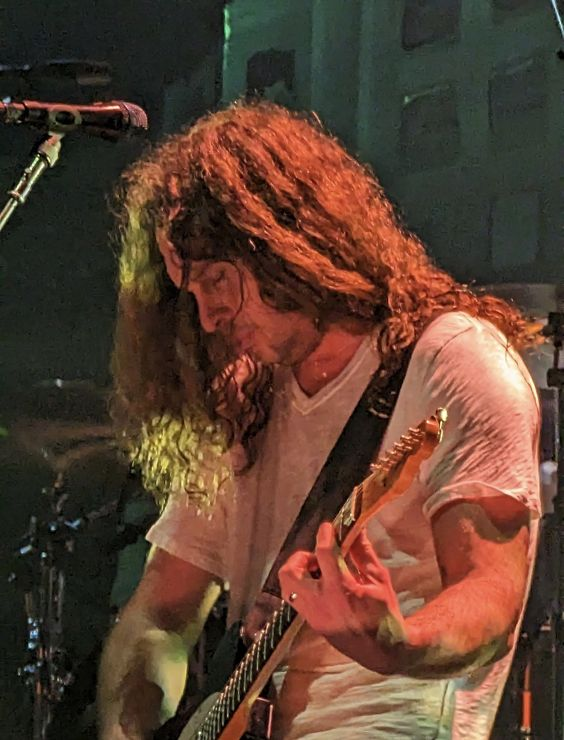 hourly ray toro 🎸 (@hourlyraytoro) on Twitter photo 