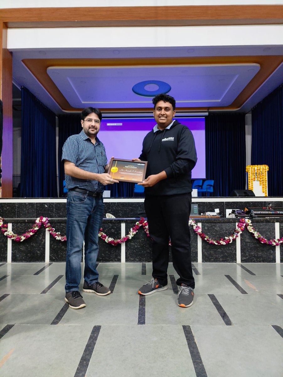 koundinyarage's tweet photo. 🌟 Thrilled to be a part of IEEE R-10 Bangalore Section Student Summit 2023! 🌟
Expert speakers, vibrant networking, and seamless organization by @IEEERegion10SAC, @ieeebangalore   and IEEE SIT Tumkur made the day unforgettable. Kudos to all involved! https://t.co/aOYlAwSAcD
