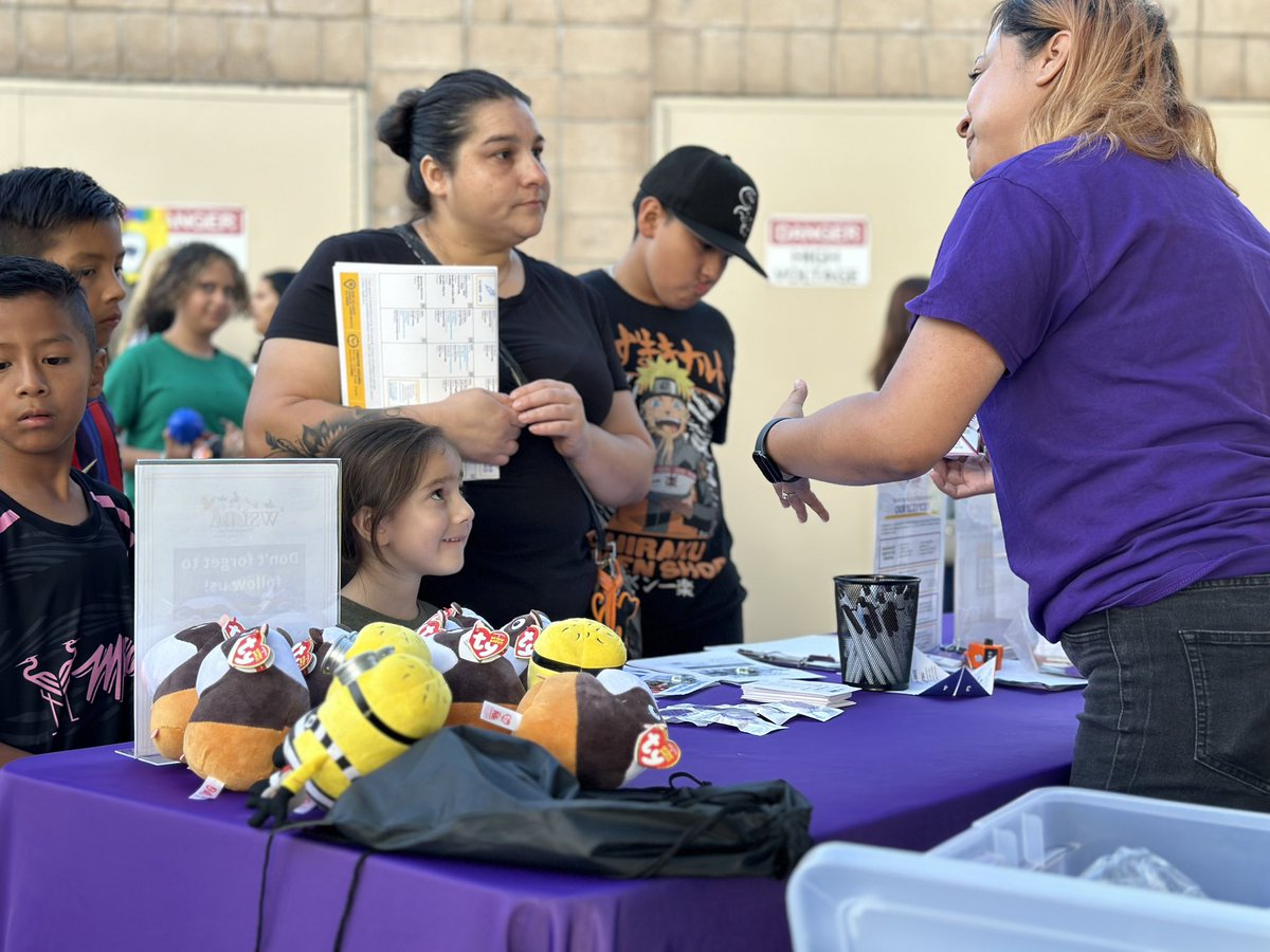 Back to School Night last week @LindberghStemLB was an amazing way to connect with families and community partners! #TogetherWeRise