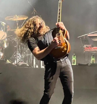 hourly ray toro 🎸 (@hourlyraytoro) on Twitter photo 