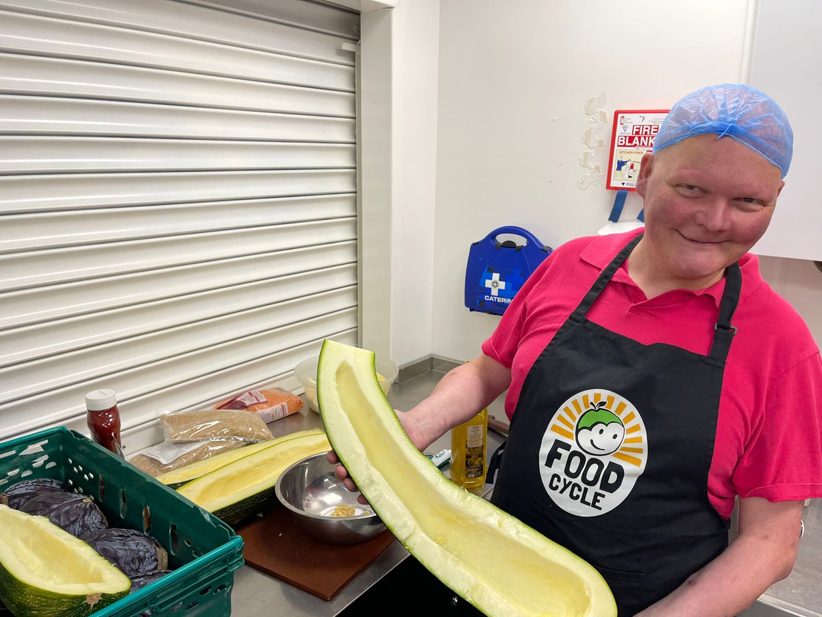 IOweYouNathan's tweet photo. It was emotional:)
#marrowthon #vegan #cooking #AGoodStuffing #marrow #Hucknall #Nottingham https://t.co/IkDmJ0r2NW