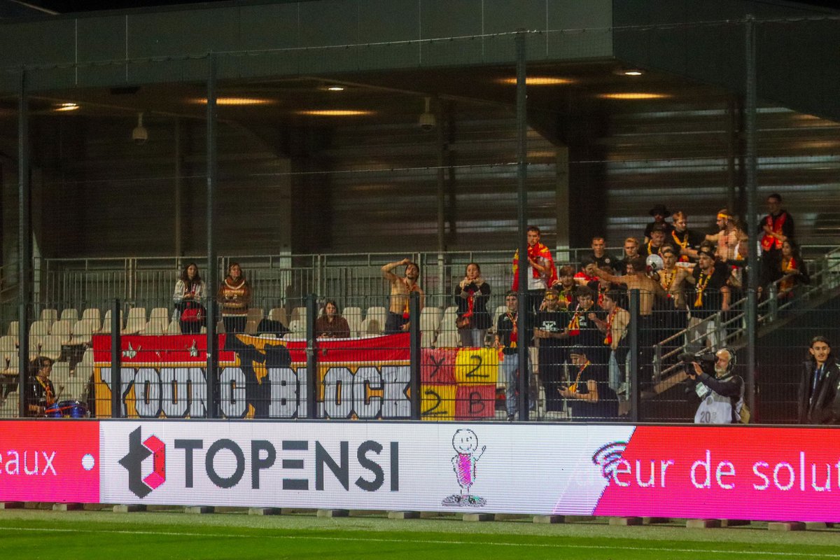 QRM's tweet photo. ❤️💛 Merci au @Young_Block2022 présents hier à Dunkerque !

On se donne retrouve samedi à Diochon avec la réception du Pau FC 👊 https://t.co/MPybTicF0Z