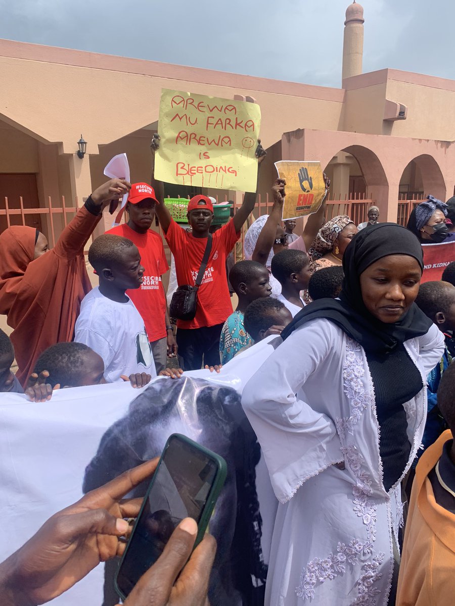 AlAminAminSaeed's tweet photo. We are not here to criticize government, rather to find justice and to assured  the government that we are tired of their injustice.
We need them to.
#endpovert 
#Endinsecurity 
#EndKidnapping 
#SecureNorth 
#BringBackGusauGirls 
@officialABAT @TinubuMediaS @GovNigeria https://t.co/49gkOJeJhS