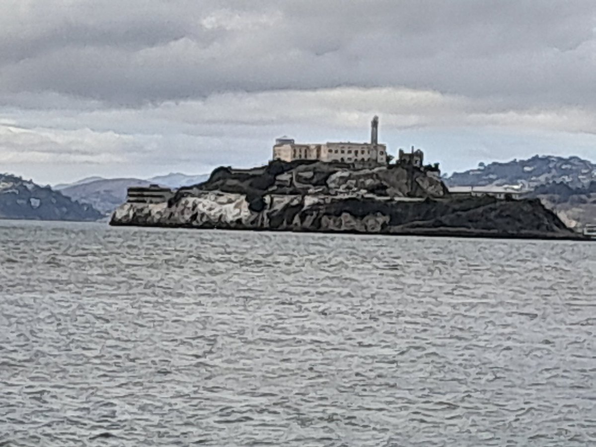 chr1stopherleo's tweet image. Alcatraz at night, amazingly atmospheric - thankfully we avoided being put in isolation &amp;amp; made it safely back to shore!!

#Alcatraz #DoingTime #AllTheFeels #SanFrancisco #California #BigBirthdayBlowOut #GoldenYear