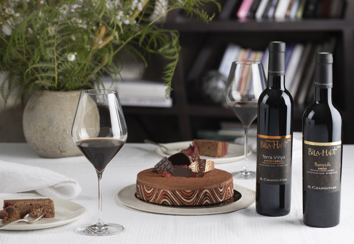 M_Chapoutier's tweet image. Envie de célébrer la journée du #chocolat ? Pour cette occasion, nous vous dévoilons nos deux #accords préférés pour accompagner vos #desserts au chocolat : le Banyuls Rimage Terra Vinya 2020 et le #Banyuls Rimage 2014 tous deux du Domaine de #Bila-Haut.

#chapoutier #mchapoutier