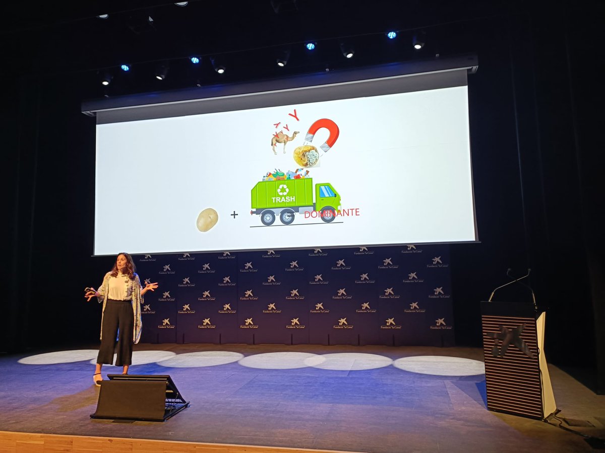 AnaPilarGomez's tweet photo. Agradecida por participar en la sesión microcharlas organizada en la #nocheeuropeadelosinvestigadores #mednight en @CaixaForum y amenizada por #subit

🚮 la “patata podrida”/ proteína tóxica mediante “imanes específicos diminutos”/nanoanticuerpos 🐫 para 👀 
@CIBERER @IISLaFe https://t.co/SHQHLnGUyQ