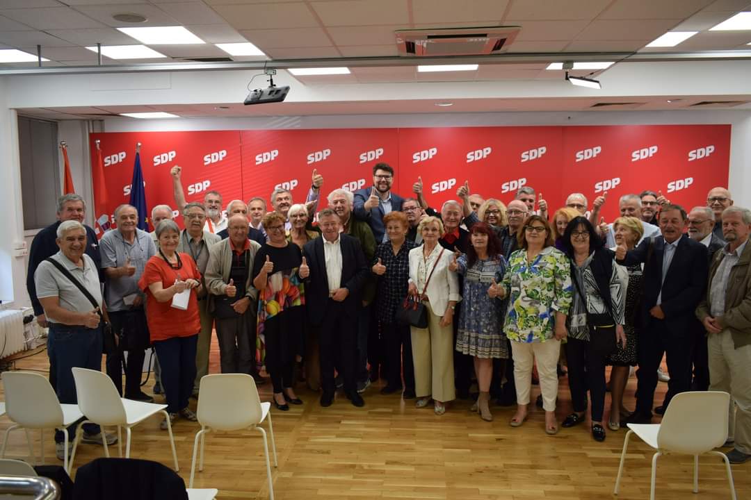 📌 Na današnjoj Konvenciji Foruma seniora SDP-a Hrvatske sudjelovali su i naši članovi. Našim najstarijim sugrađankama i sugrađanima želimo sretan Međunarodni dan starijih osoba. Dostojanstvenu mirovinu, odgovarajuću zdravstvenu skrb, mirnu i sretnu treću životnu dob!