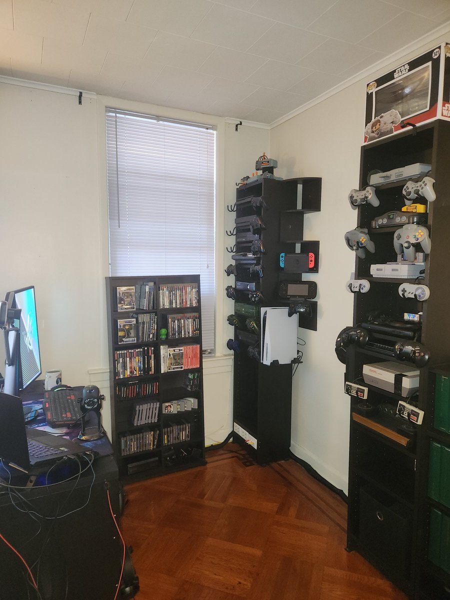 MikeplayForFun's tweet image. Still need to figure out some lighting/decorations. But rearranged the house so I have my own streaming space! No more setting up in the middle of the living room 😄. #TwitchAffilate #streaming