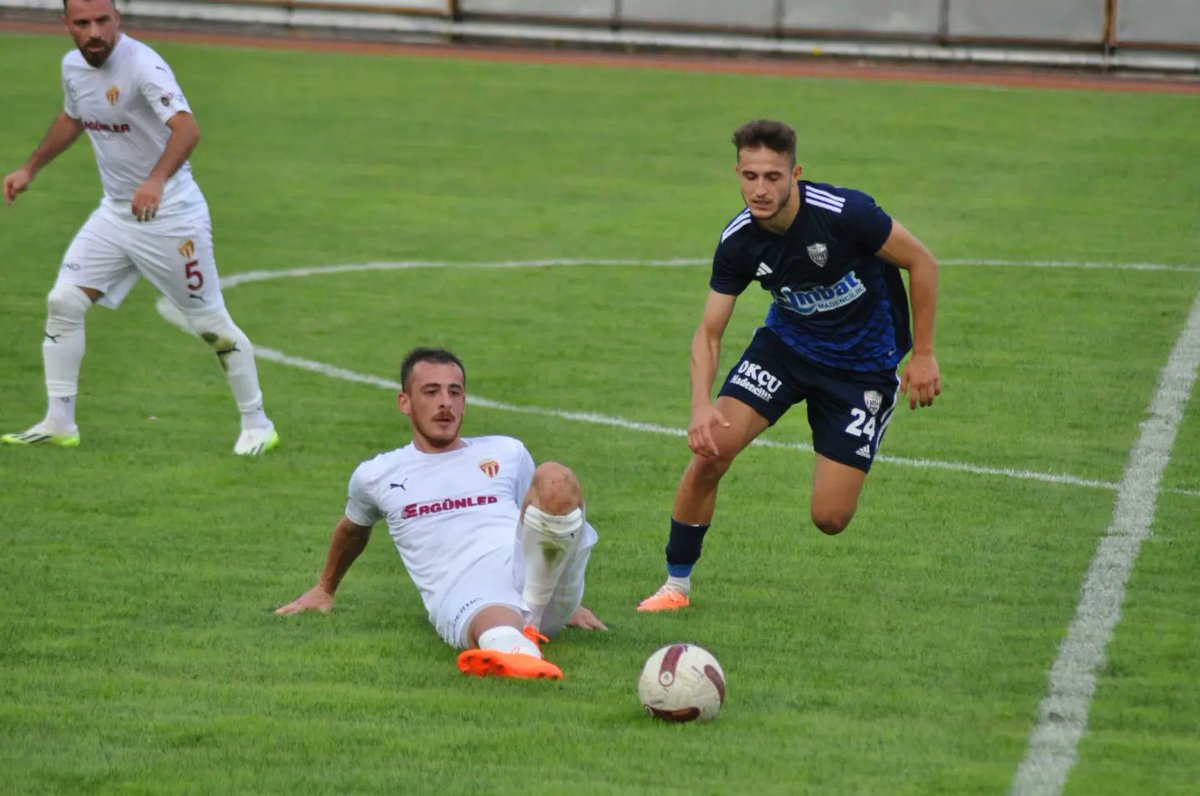 somagundem's tweet photo. GOL DÜELLOSUNDA GALİP YOK

TFF 2´nci Lig Kırmızı Grup ekiplerinden Somaspor, evinde İnegölspor´la 3-3 berabere kaldı. Somaspor 3-1 öne geçtiği maçı kazanamadan tamamladı....

Haber detayı: https://t.co/OypNV1RtfS

SOMA GÜNDEM GAZETESİ

#somaspor #inegölspor #tff #2lig https://t.co/UIlGWhUFHZ