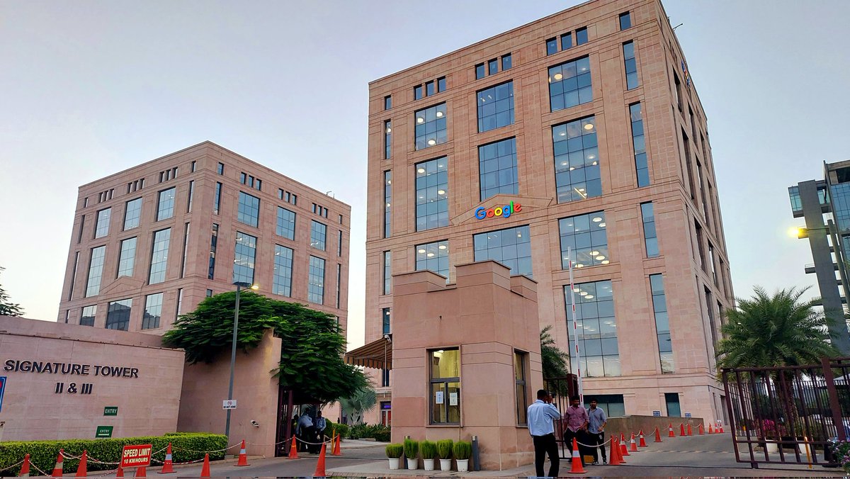 Jaydeepdasgupta's tweet photo. Two days of extensive learning and sharing on AI, Indepth Verification & Digital Investigation with Factcheckers, Trainers and Academics from across the country and the globe, while celebrating 25th anniversary of Google at its India HQ #medialiteracy #Google #dataleads https://t.co/6Hf1UKw33Y