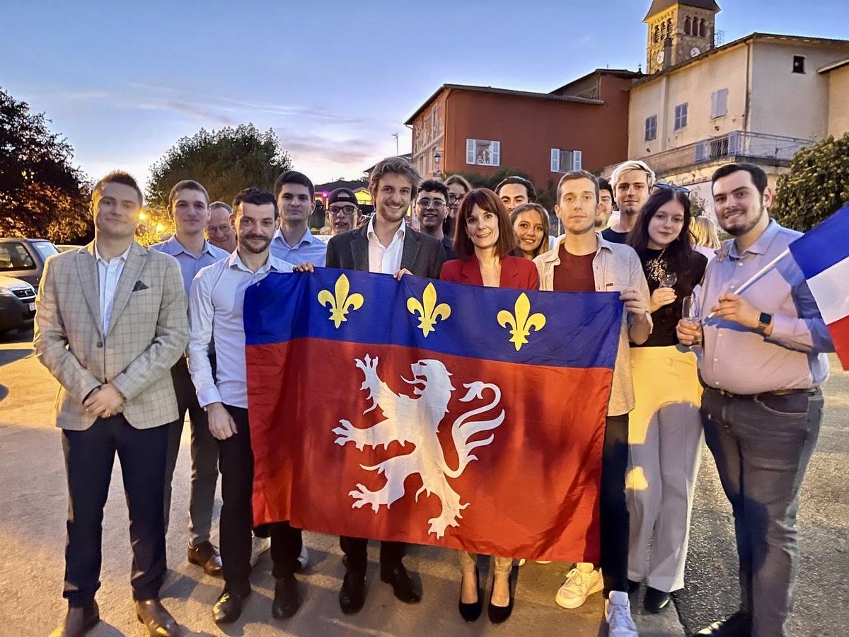 🦁Belle rentrée politique pour notre fédération hier soir!
Merci à <a href="/AndreaKotarac/">Andréa Kotarac</a> pour sa venue,
Merci aux 100 militants et sympathisants d’avoir répondu présents.

Nous sommes prêts et déterminés pour cette année électorale!

🇫🇷Rejoignez-nous
 
#RN #Lyon #VivementLe9Juin