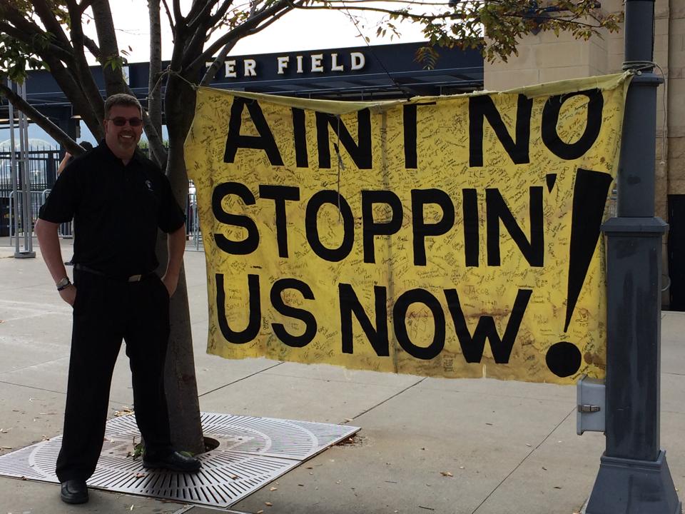 BillRehkopf's tweet photo. Self indulgent tweet, er, post: 10 years ago today, this long-suffering @Pirates fan broadcast his afternoon show on @KDKARadio live from PNC Park as the Bucs made their first postseason appearance in 20 years.

I will never forget the vibe that day.

#LetsGoBucs #YinzerForLIfe https://t.co/a3Wn3n8Ty6