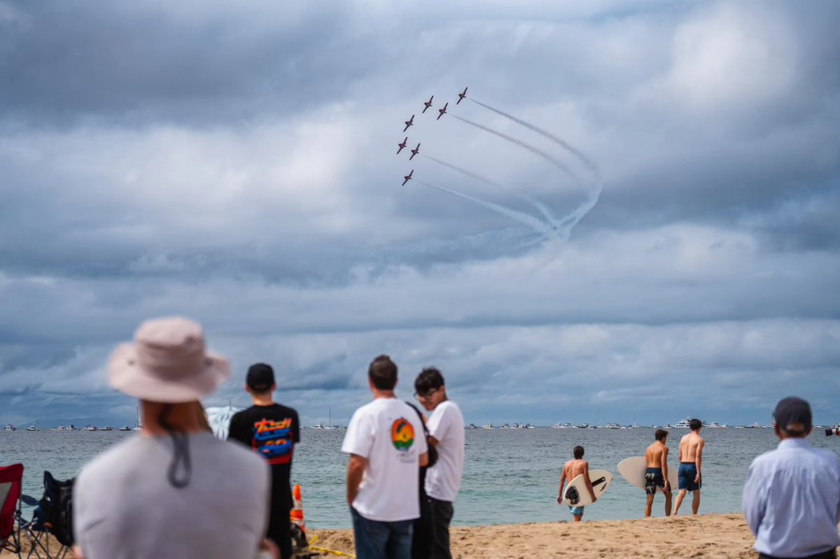 Last day to see us in Huntington Beach today. Join us at the waterfront!! 🌴⛱️🌊 @Pacific_Airshow