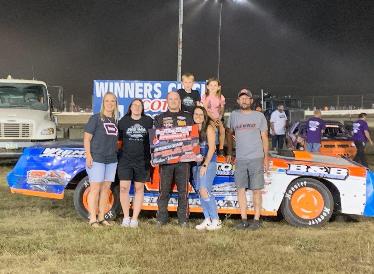 WandersAlex's tweet photo. Congratulations to Cayden Carter &amp; Michael Peterson on picking up another feature win last night at the Scotland County Speedway in Memphis, Missouri. Thank You to Cayden, Michael, Staci &amp; the entire team for continuing to trust Wanders Racing Engines to power them to victory! https://t.co/3HzGc2Ut2Q