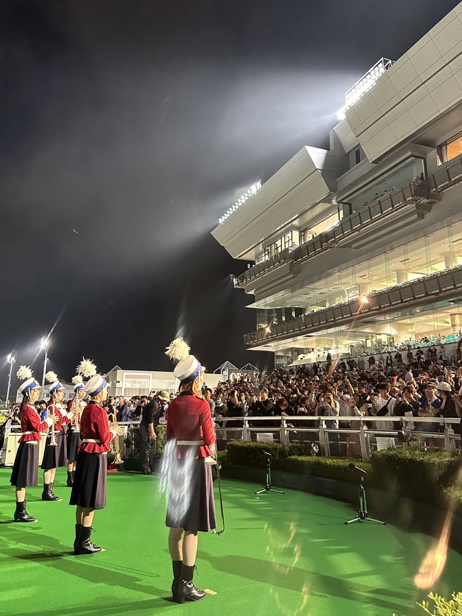 mmmdk_m's tweet image. またまた久しぶりすぎる投稿です🙇‍♀️

本日は盛岡競馬場でファンファーレ演奏させていただきました🎺
大勢の方々からの温かい拍手ありがとうございました😌😌

#東京トゥインクルファンファーレ の全国キャラバン、わたしも何ヶ所か参加させていただきます🎺🔥
とっても楽しみです！！🐴
