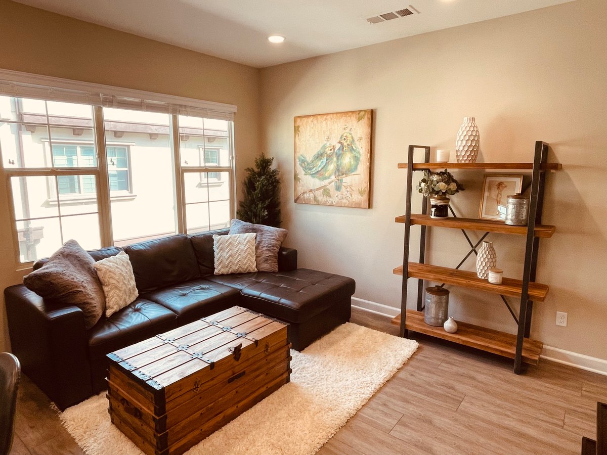 morfurniture's tweet image. The magic of weekend mornings featuring the Claire sofa chaise. #sofas #sofachaise #sofas 

Shop The Claire Pullout Sofa Chaise: cur.lt/ktt62gp6p