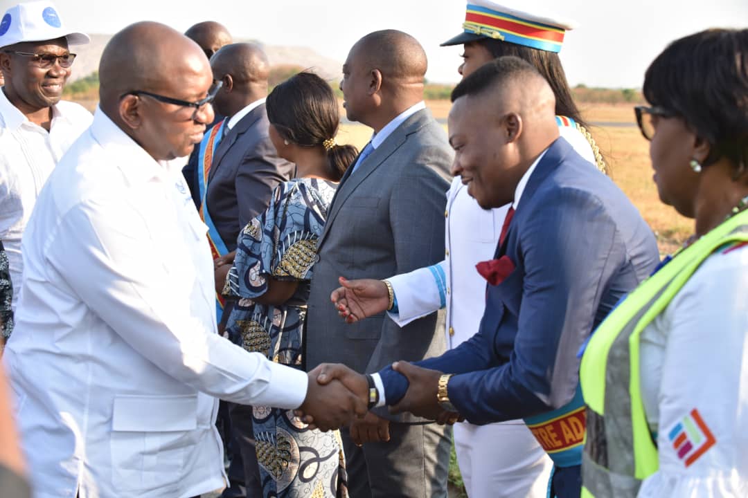 PrimatureRDC's tweet photo. Itinérance du Président Félix Tshisekedi dans le Grand Katanga, le Premier Ministre Jean-Michel Sama Lukonde est arrivé  à Lubumbashi
https://t.co/XRI7pcTQIK https://t.co/Ac8Gkp3lBi