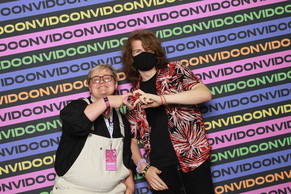 jaxontopdaworld's tweet photo. Just met one of my biggest inspirations of all time I’m fine @Ranboosaysstuff @ranaltboo #vidconBLT23 #vidcon #VIDCONBLT https://t.co/9lHO1ZSGiI