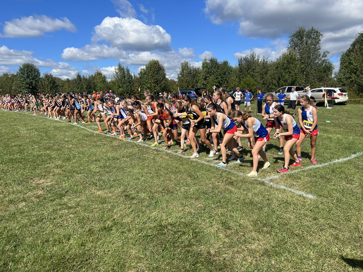SullySB's tweet photo. It was great to cheer on the Westfield Bulldogs @GoBulldogsXC in our district yesterday at Bull Run Park. Many of our middle schoolers were also competing in our first ever FCPS middle school cross country races. I’m excited we have started these middle school sports offerings! https://t.co/lH2OMJiSQg