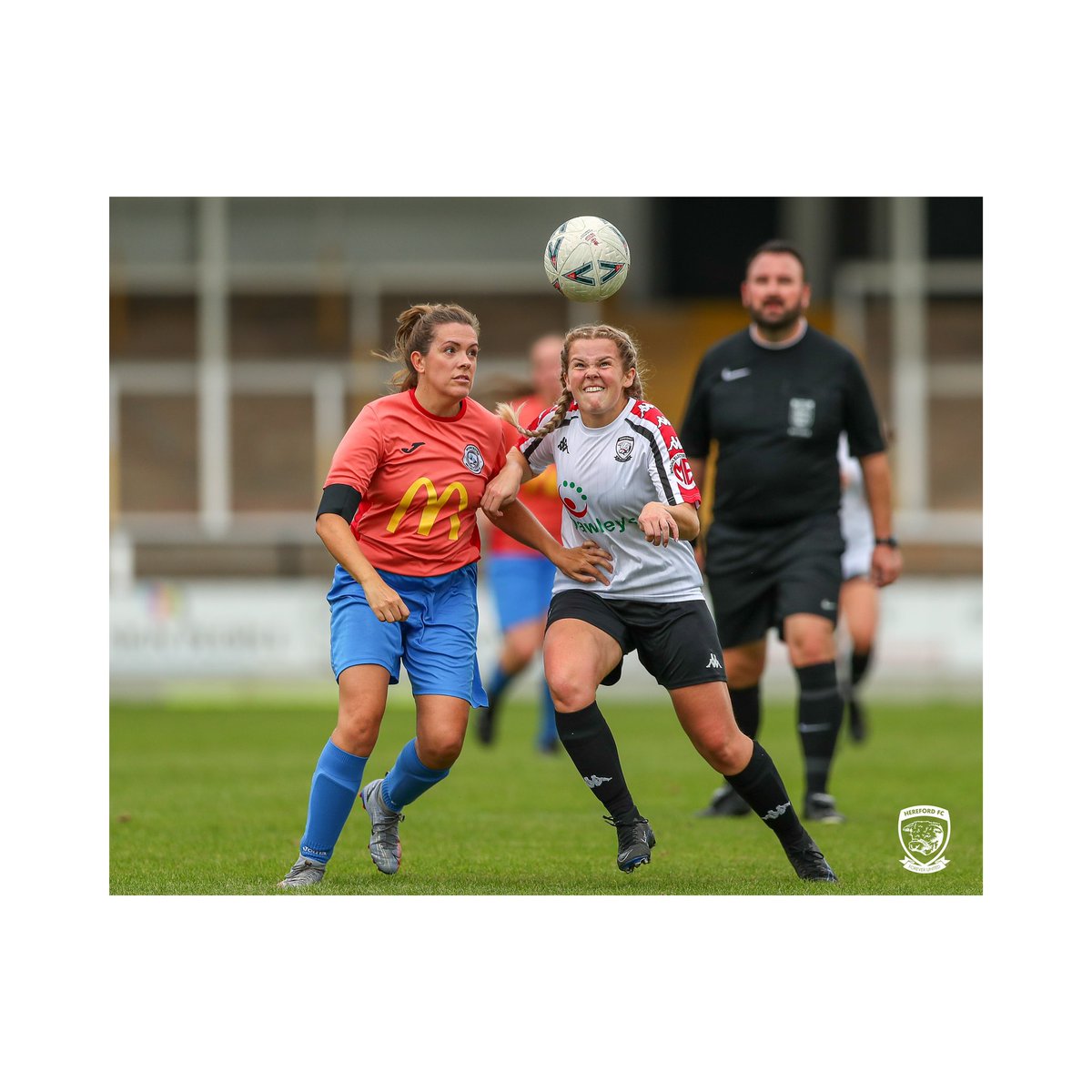 cas_pho7os's tweet photo. Hereford FC Woman 6-1 Worcester United Woman
🔴⚪️⚫️
@HerefordFCWomen @HerefordFC
#HFC #OurCity #COYW #TheBullets https://t.co/qtmg2oDqrb