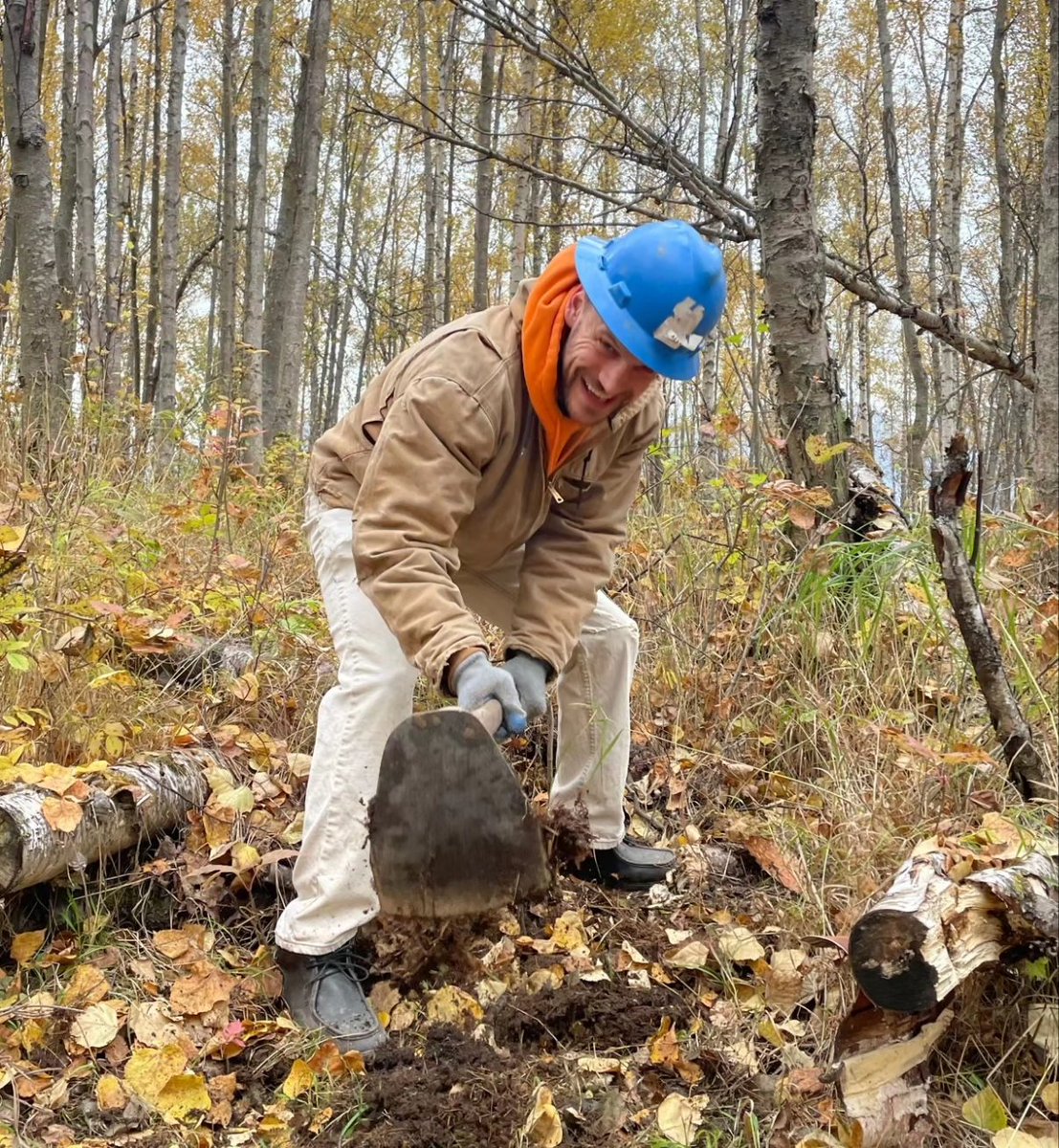 Sen_Dunbar's tweet photo. Did some digging and improved some drainage off the mountain bike trails in Russian Jack Springs Park yesterday along with Alaska Trails and a large group of volunteers! #AlaskaTrails #RussianJack #BikeAnchorage #Singletrack #akleg https://t.co/PqMTCKLQBN