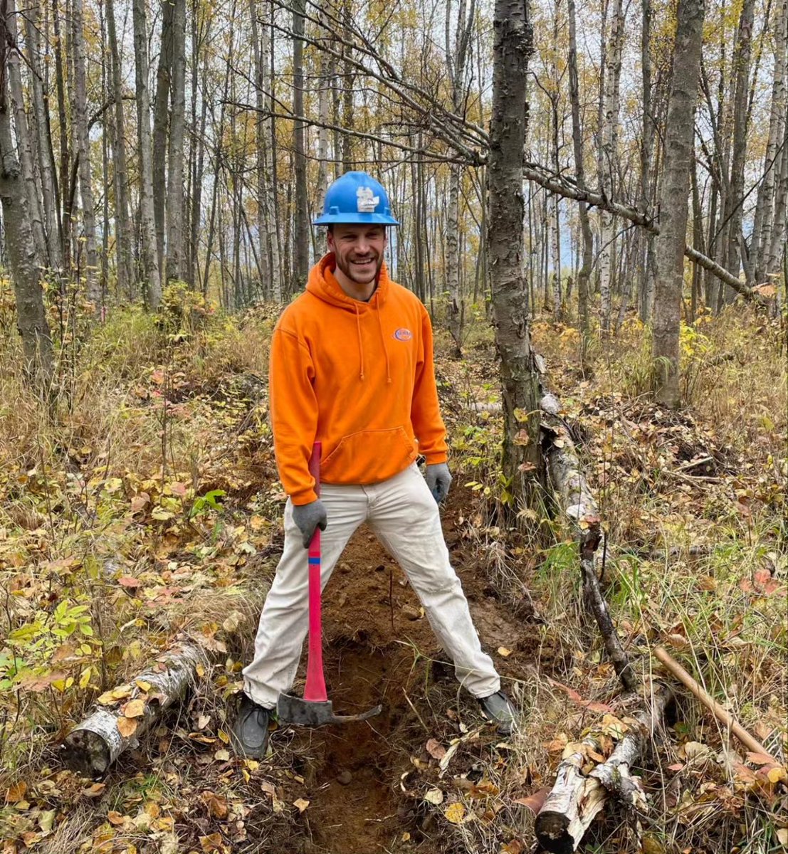 Sen_Dunbar's tweet photo. Did some digging and improved some drainage off the mountain bike trails in Russian Jack Springs Park yesterday along with Alaska Trails and a large group of volunteers! #AlaskaTrails #RussianJack #BikeAnchorage #Singletrack #akleg https://t.co/PqMTCKLQBN