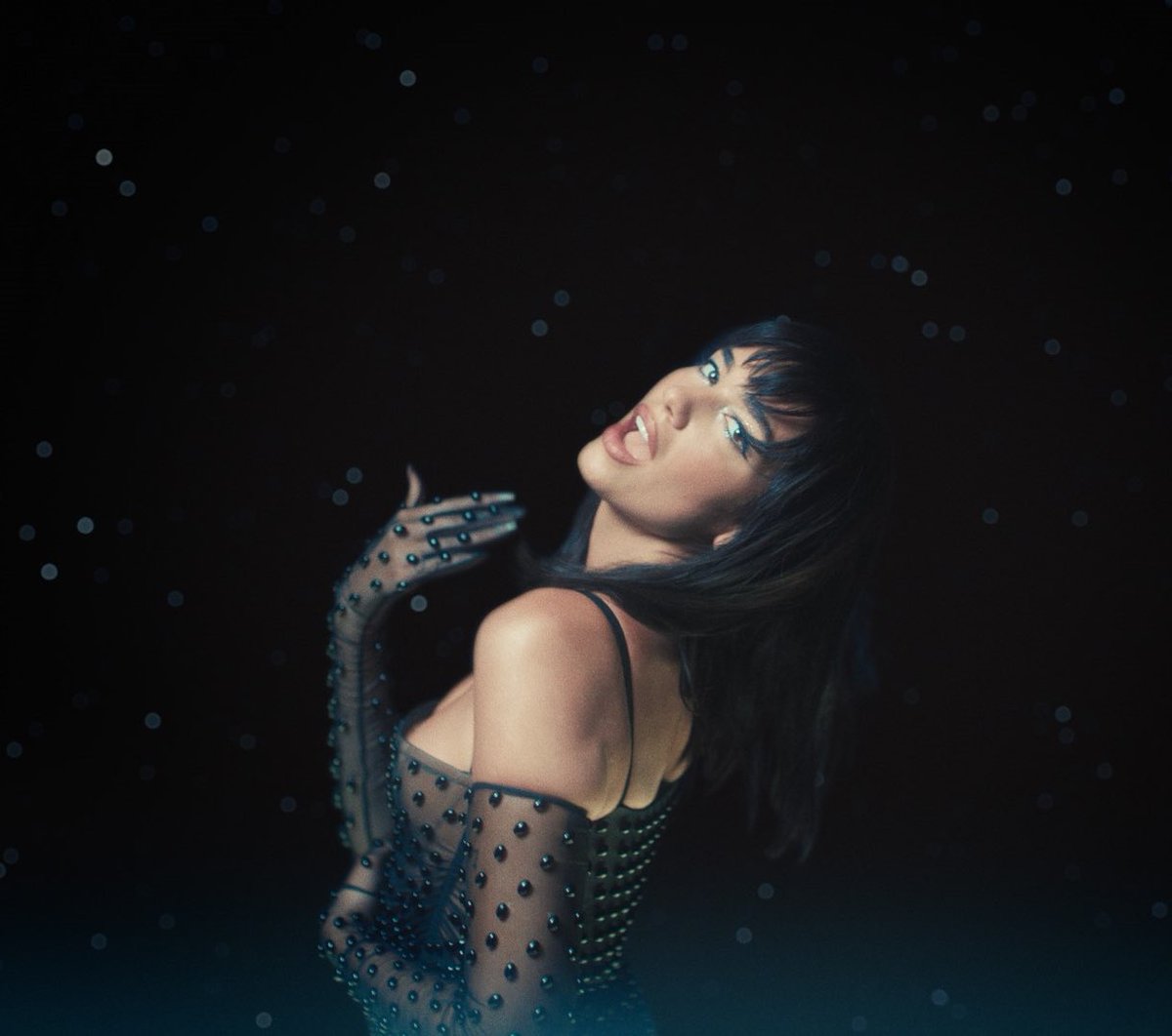 talkofthecharts's tweet photo. Dua Lipa’s “Levitating” feat. DaBaby was released as a single three years ago today. It currently stands as the biggest Billboard Hot 100 hit by a female artist this century, spending 77 weeks on the chart. It ranks #16 on Billboard’s Greatest of All Time Hot 100. https://t.co/4aasy2GE61