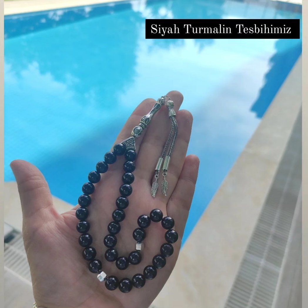 sarnak46's tweet photo. Siyah Turmalin Tesbihimiz
Nerdeyse tüm taşların ozelliklerni bünyesnde barındıran SİYAH TURMALİN en fazla tercih edilen taşlardan

Değerli beyefendi sağlıkla mutlulukla kullansın şifa olsun inşallah🙏🏻

#Stres
#Özgüven
#Ağrı
#Pozitifenerji
#Büyü, #beddua,#vesvese
#İyileştirici 👇 https://t.co/y8604LoiZd