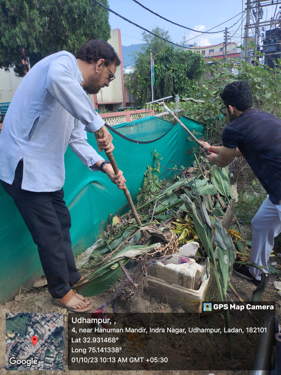 dioudhampur's tweet photo. #SwachhtaHiSeva
#SwachhJK
#ODFPlusJK
Officers & officials of Agriculture Department Udhampur participates in a large scale #CleanlinessCampaign today in response to Hon'ble PM @narendramodi rallying call.
@PMOIndia
@diprjk
@rai_saloni
@swachhbharat
@PIBSrinagar https://t.co/MGanXgbzR0