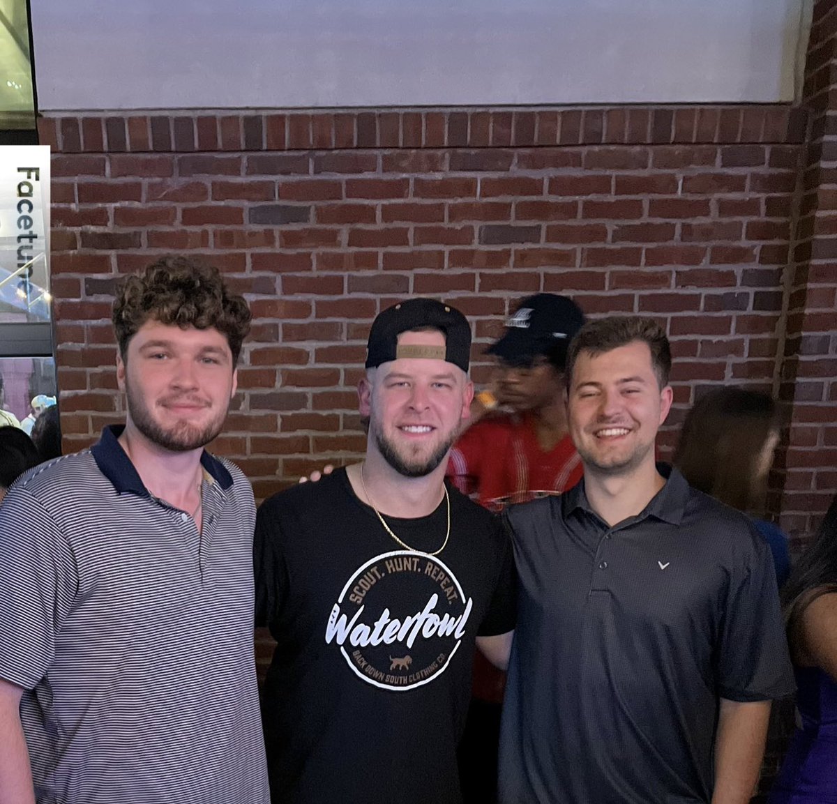 JHunterMcC's tweet photo. Ran into AJ Minter last night. Cool guy https://t.co/stjgA4s6NT