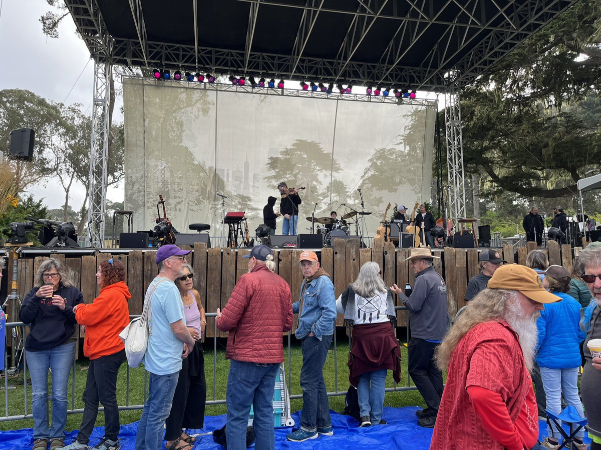 Back at the #BanjoStage at #HardlyStrictlyBluegrass for Emmylou’s sound check and more