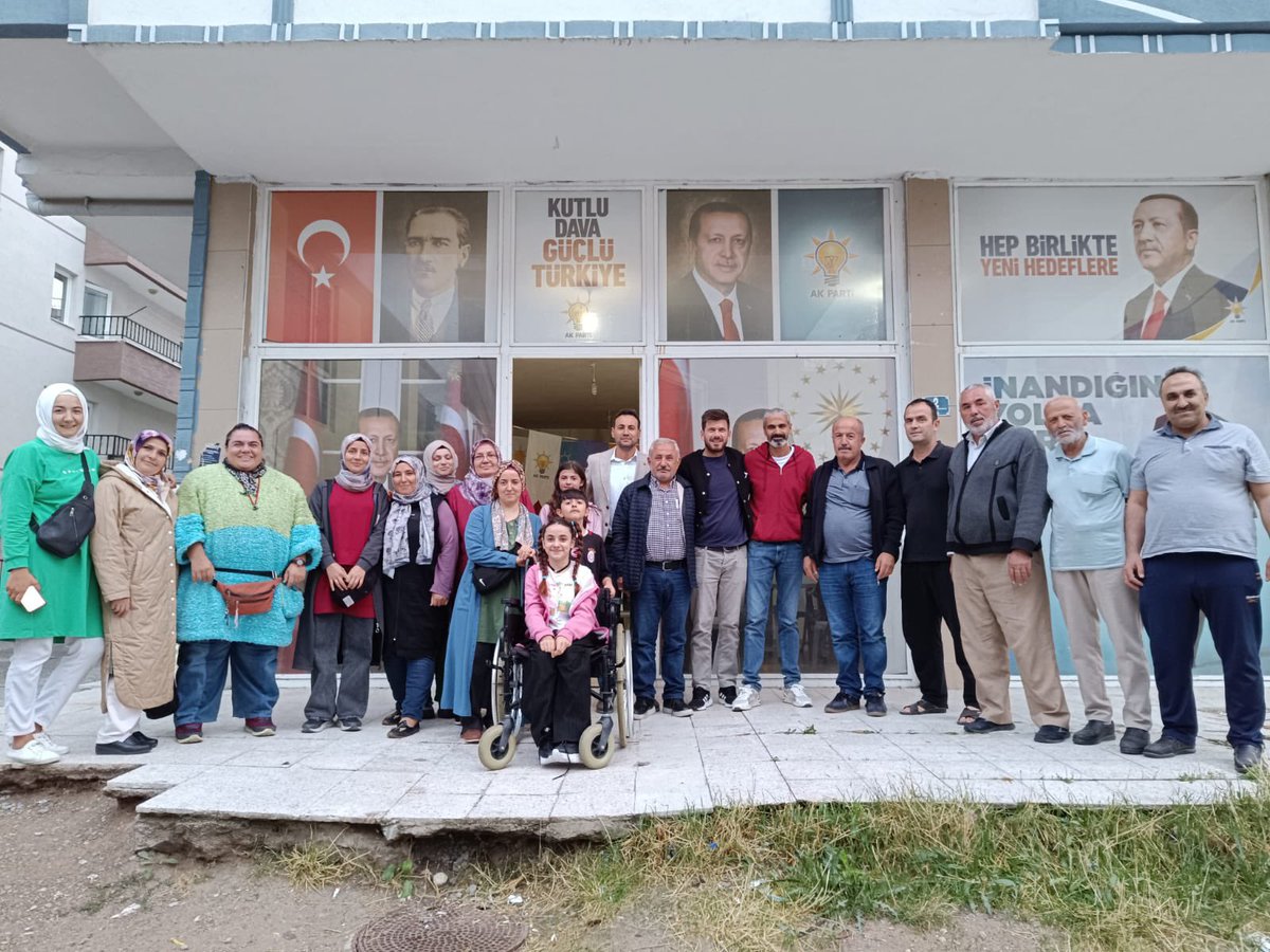 aketimesgut06's tweet photo. Elvan mahallesi haftalık istişare toplantısını ilçe yönetim 
kurulumuz Arslan DARÇIN 
katılımlarıyla gerçekleştirdi.
Hayırlara vesile olsun
@BskFuatYildirim 
@hakanarol https://t.co/BsKklE70Zb