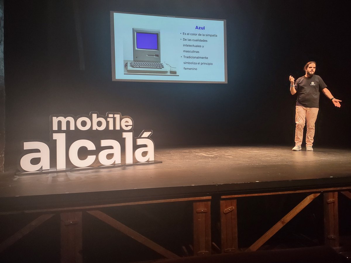 YordanSoares's tweet photo. Para finalizar la jornada, @visanju nos da una charla magistral sobre los colores, en el #WordPressDay @Mobile_Alcala https://t.co/Kaifr6MHBe