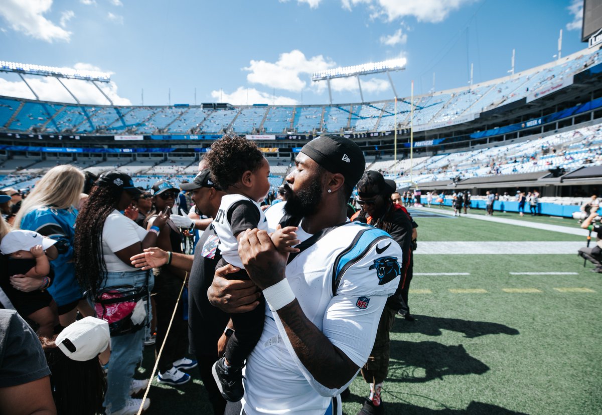 Panthers's tweet photo. Dad life 💙 https://t.co/VjWcKskcMc
