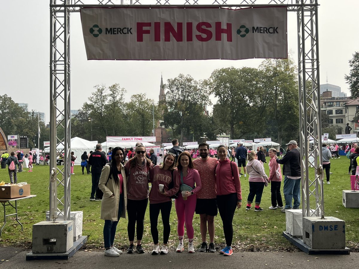 Our team in the division of breast surgery @BrighamSurgery and the Breast program Translational Hub are doing it again! Out this am for the ACS Boston Strides walk to support breast cancer research @DFCI_BOC_THub @DFCI_BreastOnc @TariKingMD @stolaney1 @nlinmd @SandraMcAllist4