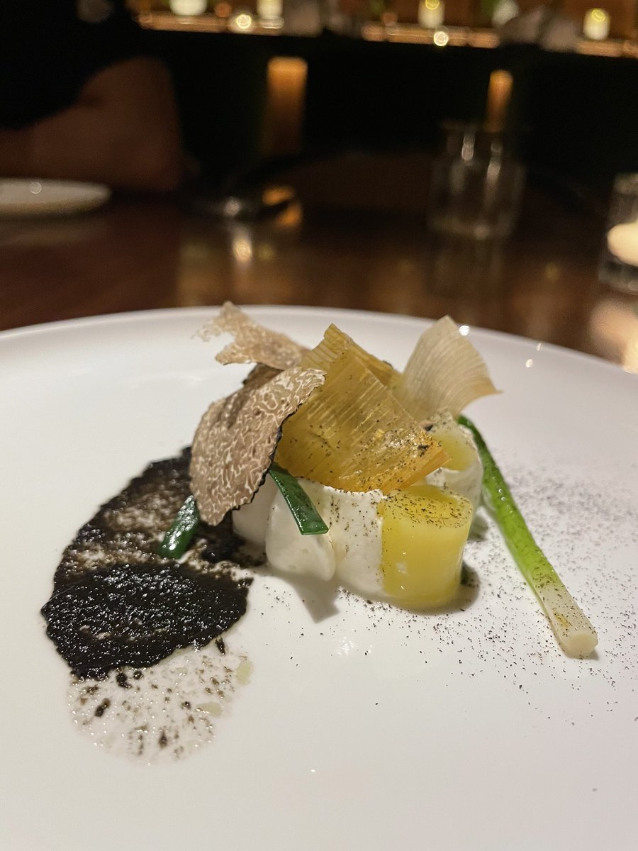 marmin_sasaki's tweet image. 東京エディション虎ノ門でロンドンのミシュラン一つ星レストランMuseの料理を堪能できる特別な２夜限りのスペシャルディナーが開催。
海外に行かなくても日本で堪能できるなんて価値が高い。日本人シェフとは違う感性の品々は新鮮で日本にいながら海外を味わえた。

#jaderoom #東京エディション虎ノ門