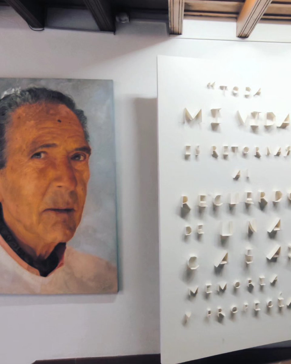 jiglesiasgarci's tweet photo. "Toda mi vida es retornar al recuerdo de una casa: Memoria y Profecía". Antonio Gala.
Una emotiva y bellísima exposición en la Sede @FundacionGala de
#Córdoba
Cuadro Retrato del pintor #Torregar https://t.co/Ej3K3jIYqy