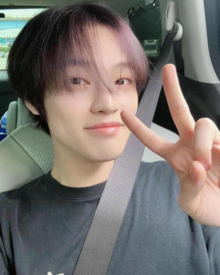 beemou16's tweet photo. @hydoie HAPPY BIRTHDAY KAKKK💞💞💞
dapat selca nih dari tuan muda kaya raya chenle🥰🥰🥰 https://t.co/Vzk1DoX72g