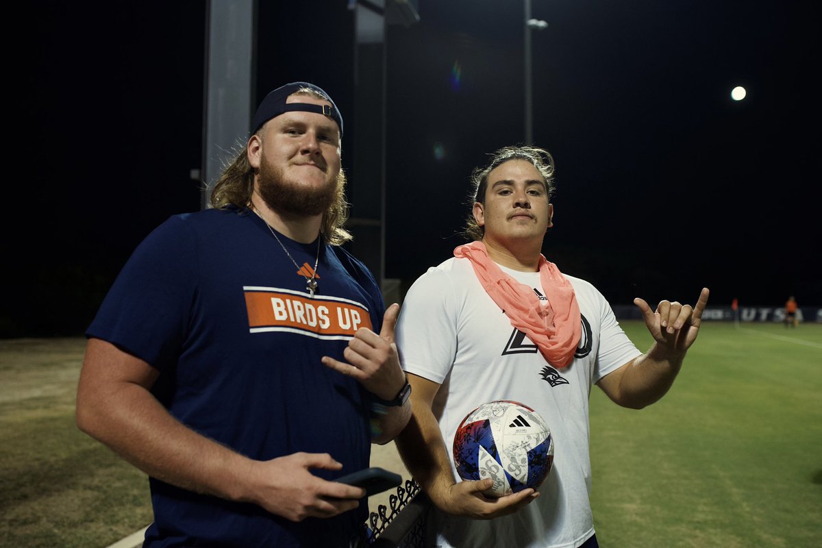 Had a great time at Park West supporting <a href="/UTSAWSOC/">UTSA Soccer</a> ! <a href="/210inspired/">210Inspired.org</a> ⚽️