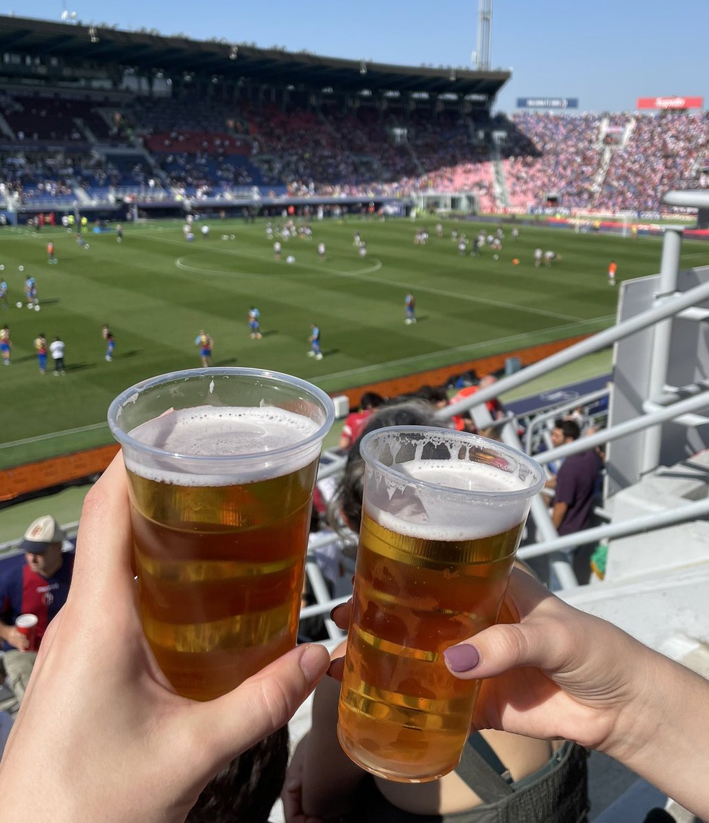 Kaksi 0,4l Heineken-olutta Bolognan matsissa (<a href="/Bolognafc1909/">Bologna FC 1909</a>, Serie A)

💶: 10 €